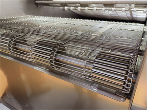 304不銹鋼網(wǎng)帶詳解：食品級特性、適用場景及選型要點(diǎn)